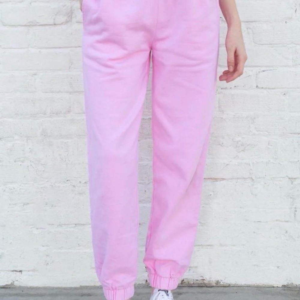 Brandy Melville Bubblegum Pink Sweatpants size Small
